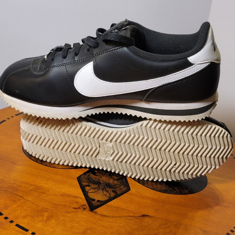 Nike Cortez Basic Black White Sneakers Low Top 819719-012 Mens 9 - Picture 10 of 11